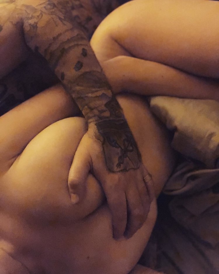 Бывшая жена Гуфа голая