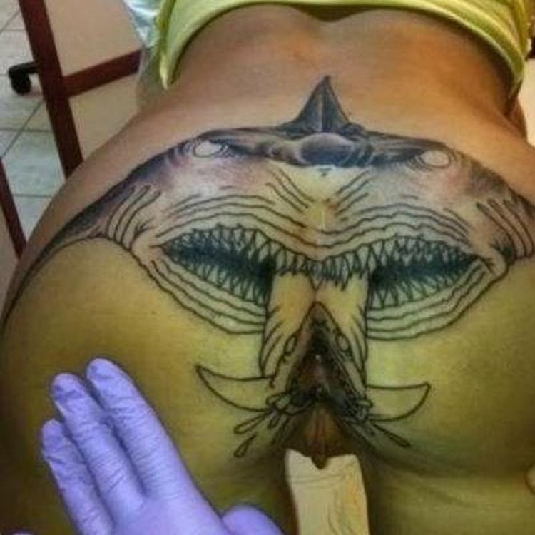 Эротические тату на попе