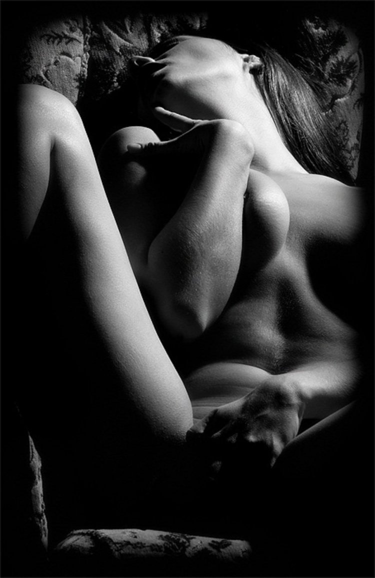 Страстные голые женщины