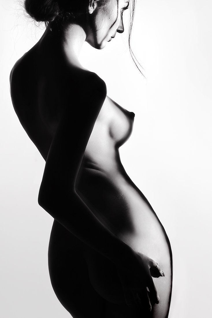 Силуэт голой женщины