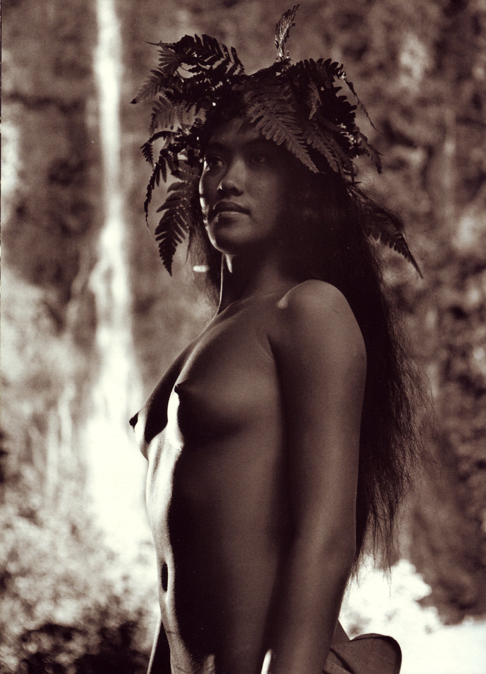 Голые женщины Полинезии.