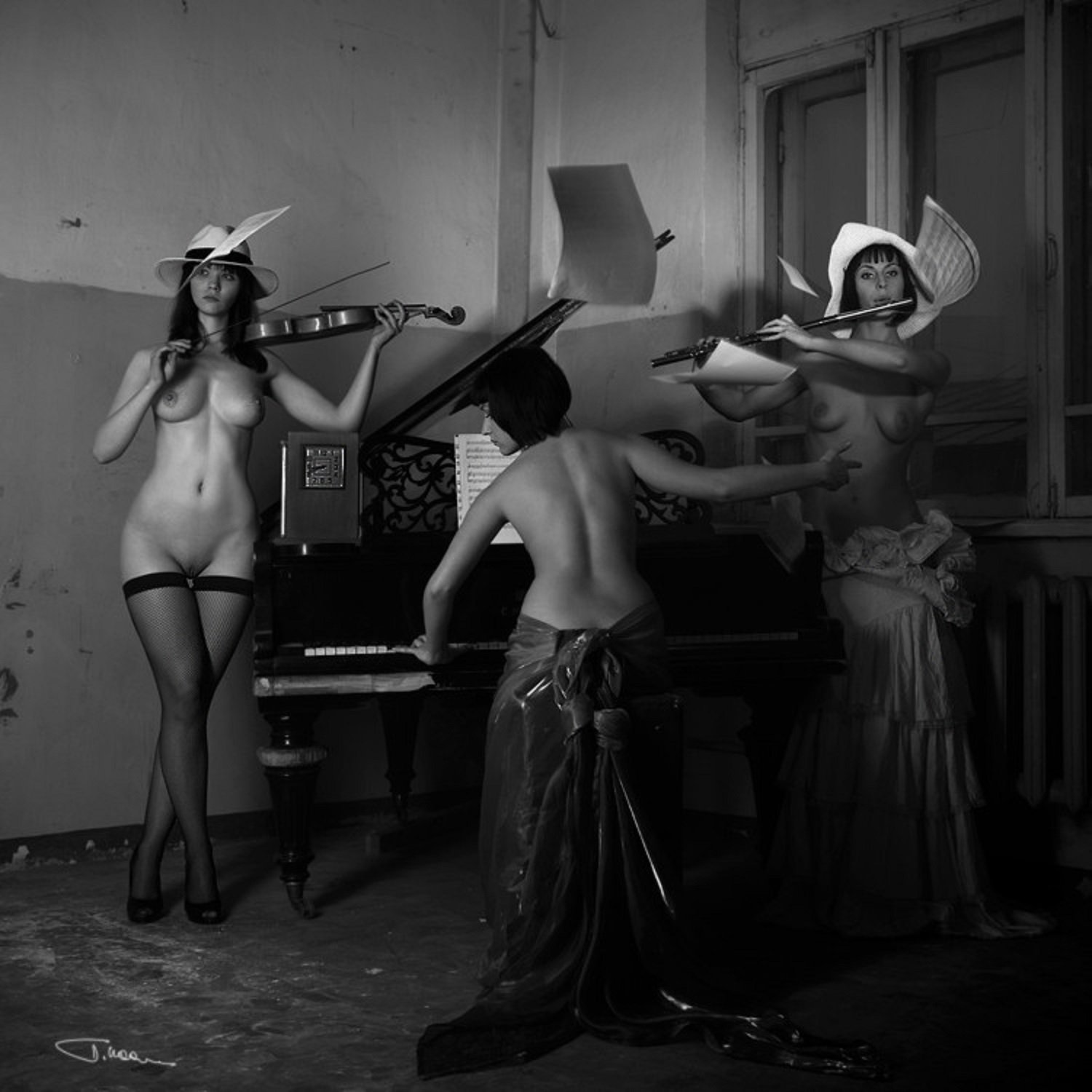 женские голые оркестры фото 10