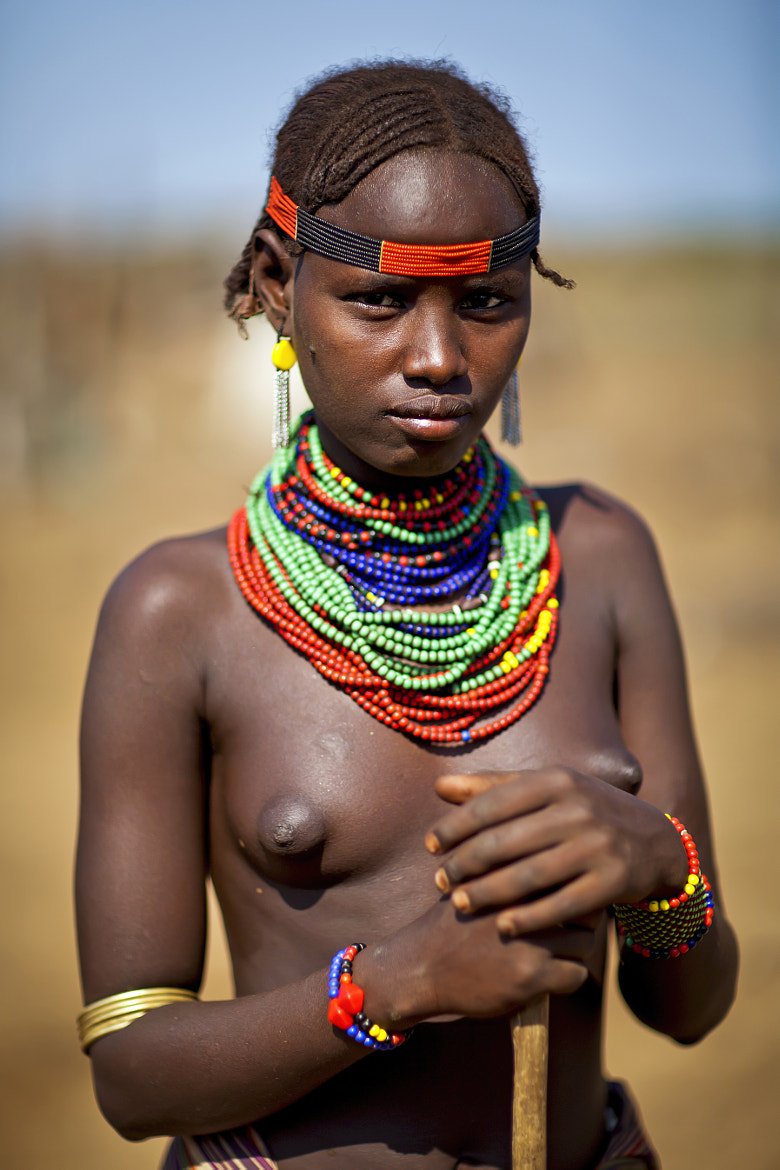 Голые негритянки из племени.