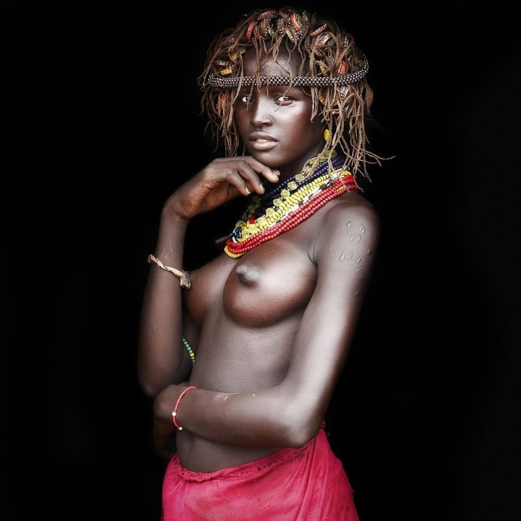 Африканские девушки топлес