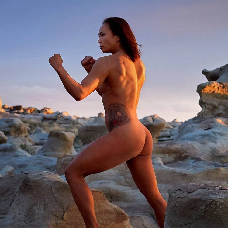 Мишель Уотерсон попа