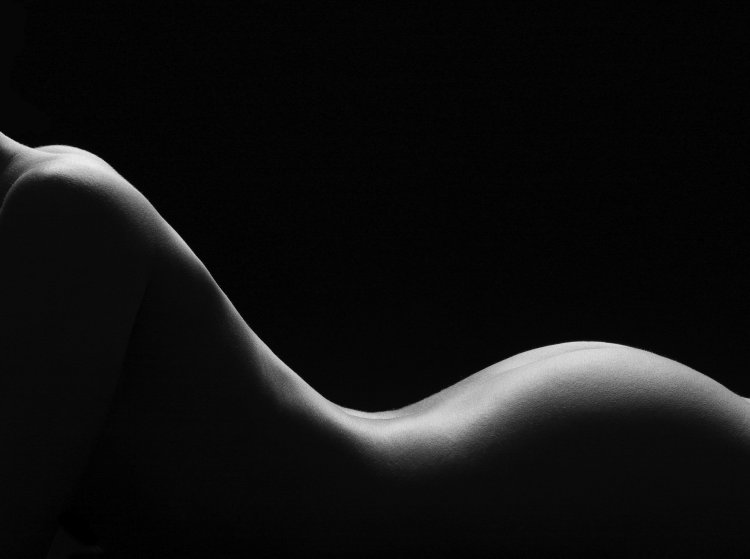 Изгибы женского тела