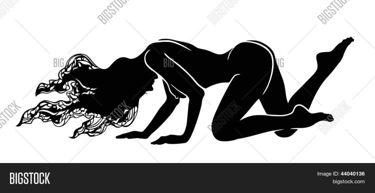 Силуэт девушки на четвереньках