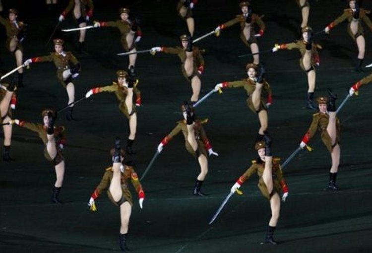 Парад в Северной Корее женщины