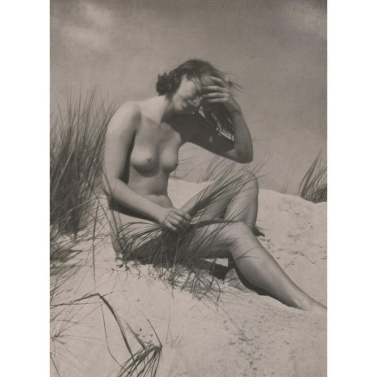 Женщины ретро раздетые