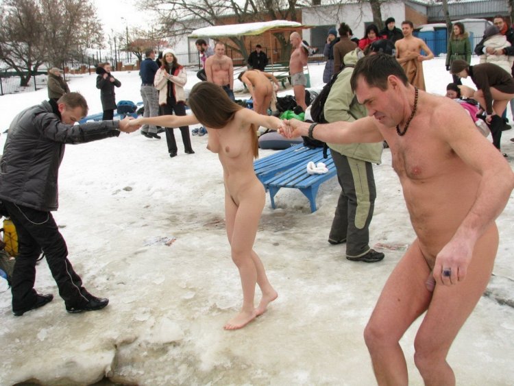 Голые купания на крещение