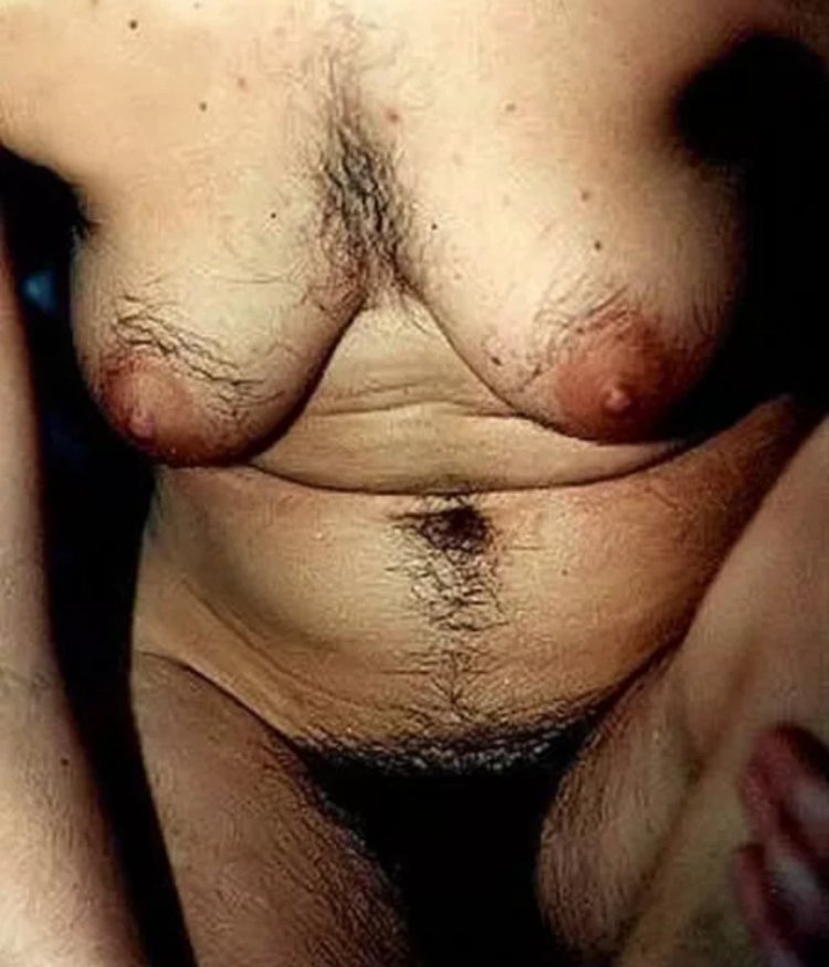 Волосатая женская грудь Любительское