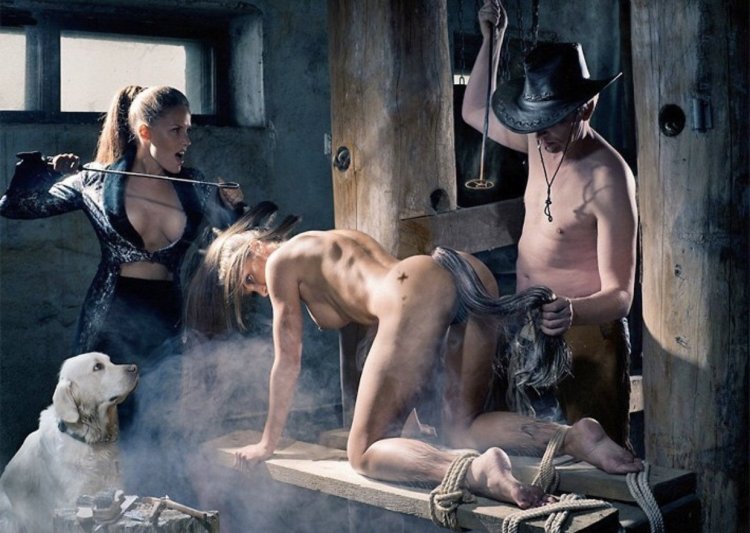 Бдсм голая девушка-лошадь