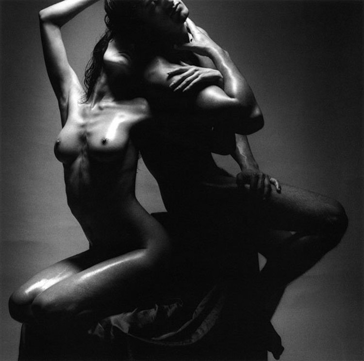 Страстный Эротический поцелуй