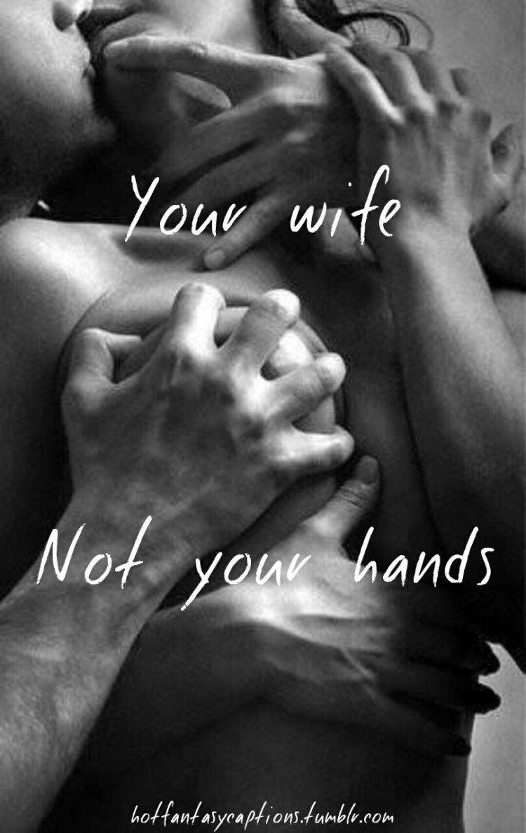 Грудь в мужских руках