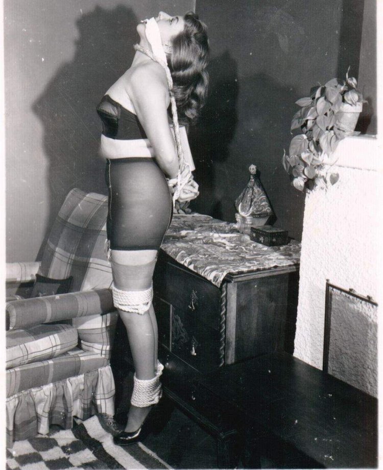 Ретро бондаж связанные женщины