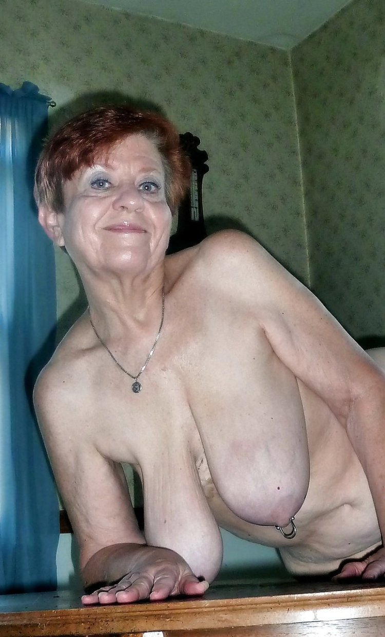 голые титьки бабушек фото 83