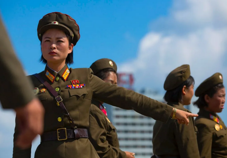 Китаянки НОАК парад