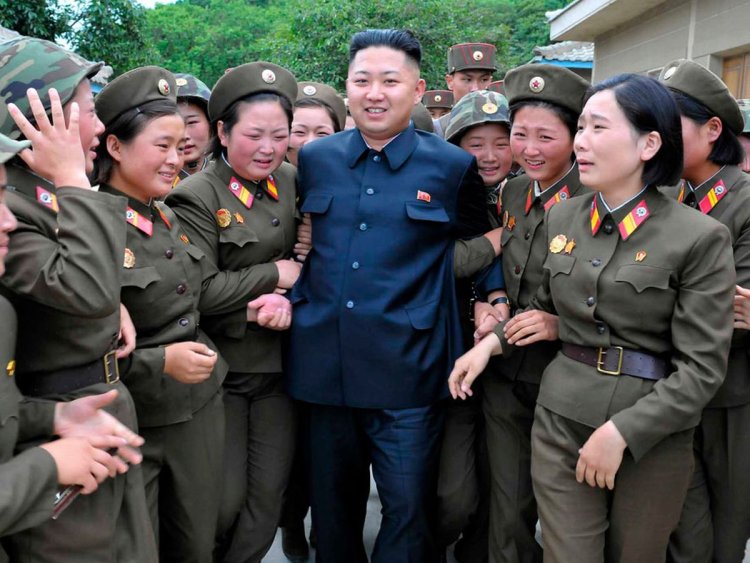 Эрик Лаффорг Северная Корея девушки военные