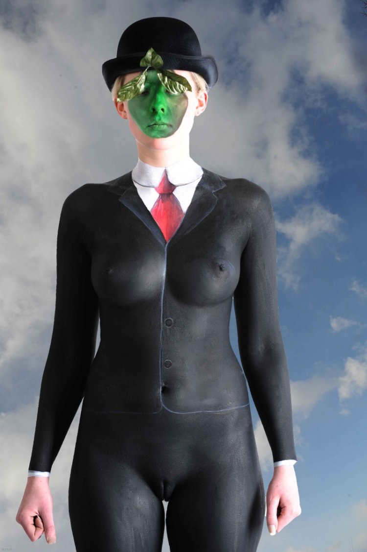 Голые женщины в сеточке