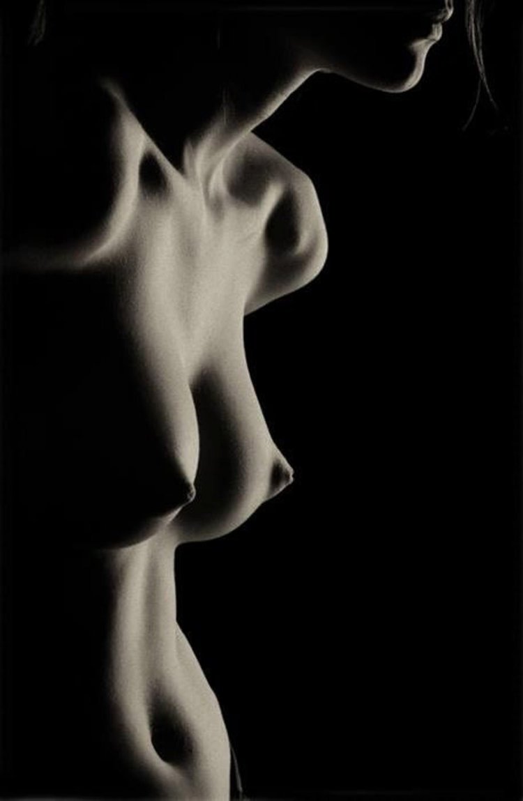 Профессиональная фотосессия в стиле ню