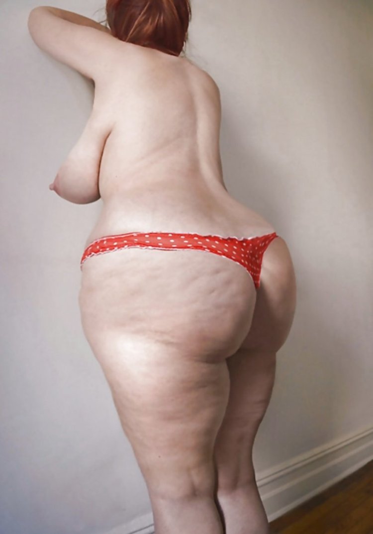 фото голая старая женщина с большими бедрами фото 111