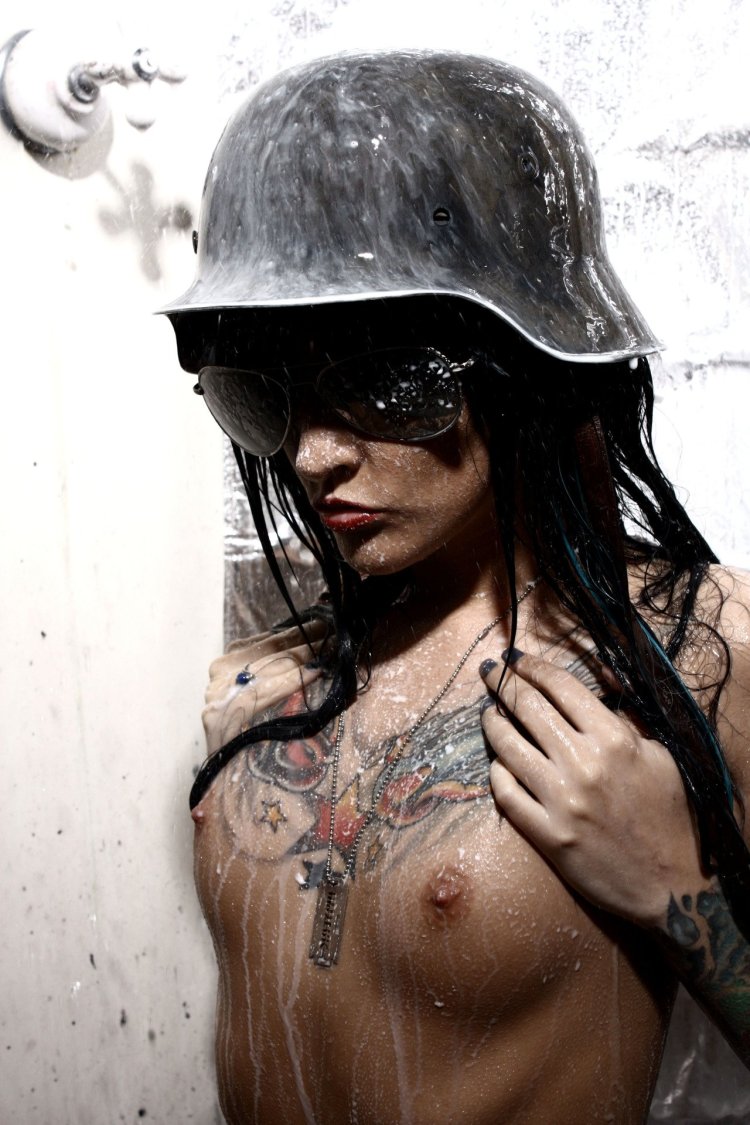 Katarina Nikita сиськи полиция