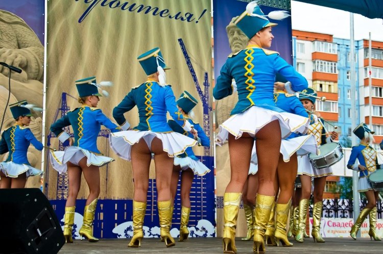 Барабанщицы без трусов