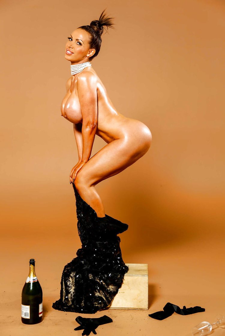 Ким кардашян шампанское голая