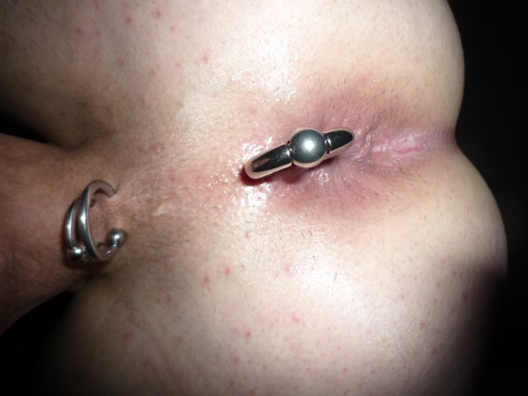 Волосатые пезды с пирсингами