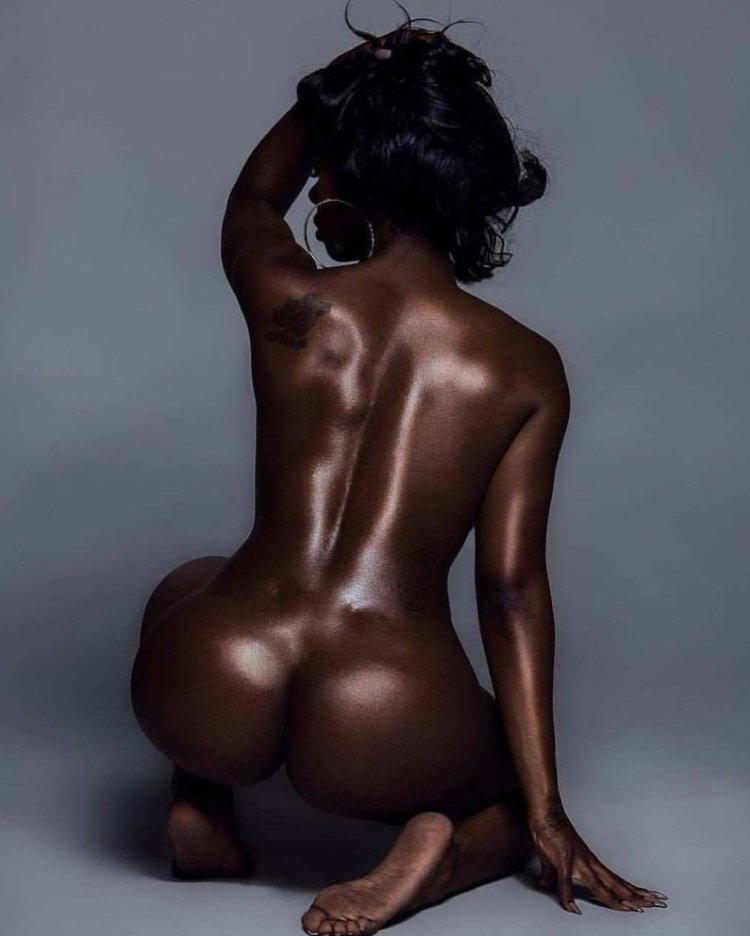 Огромные черные задницы