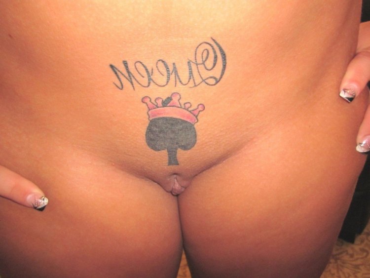 Порнозвезды с тату на пояснице