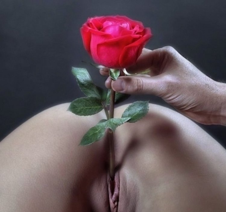 Голая девушка в цветах (47 фото) - Порно фото голых девушек