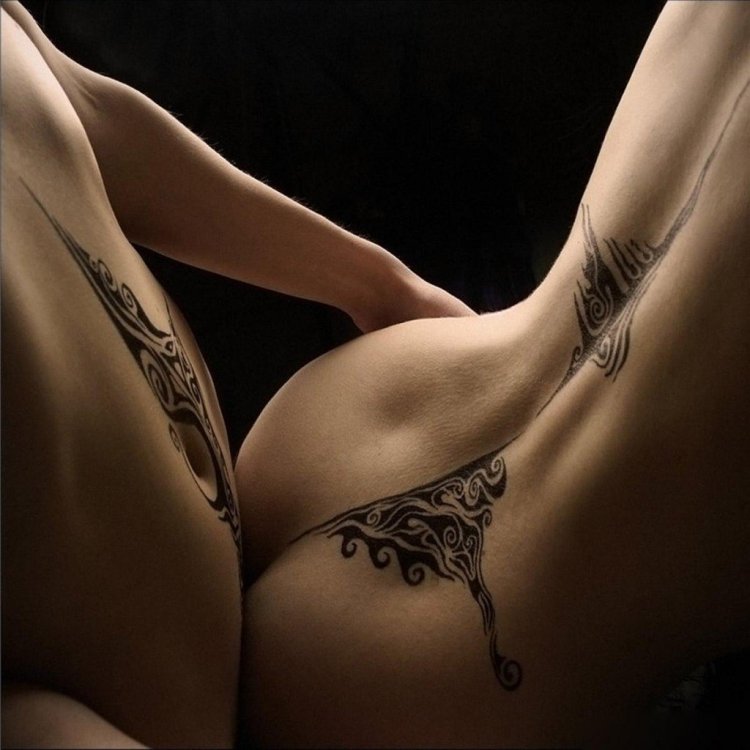 Тату на женском теле эротические