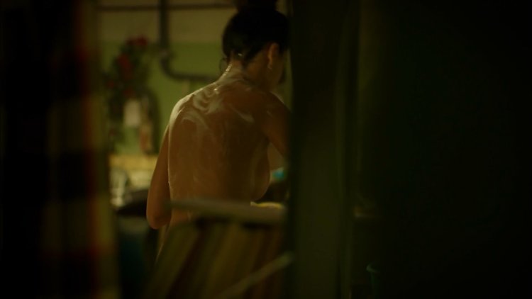 Равшана Куркова ню