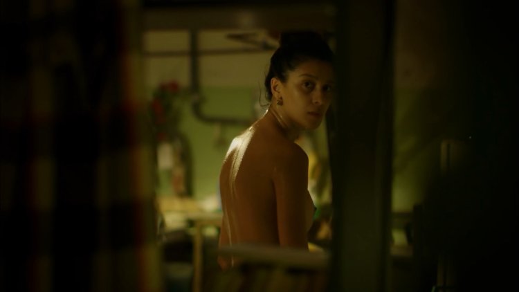 Равшана Куркова ню