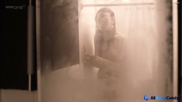 Джоди Комер постельная сцена