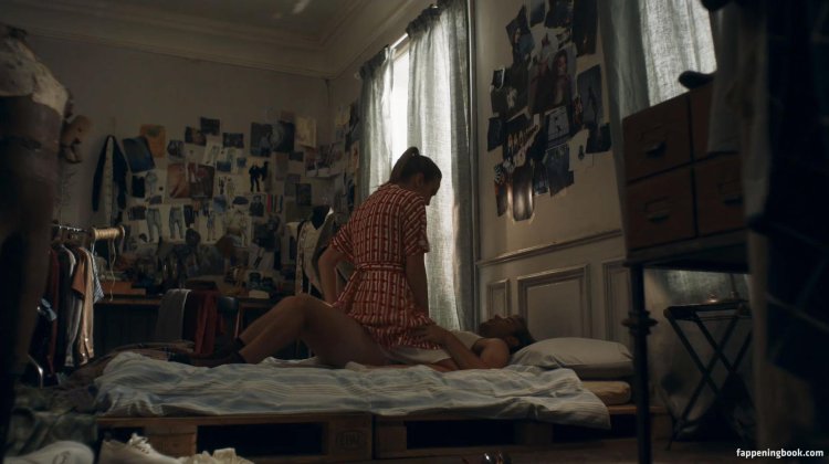 Джоди Комер эротические сцены