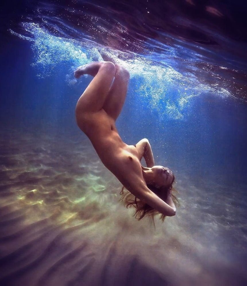 голая эротика под водой фото 8
