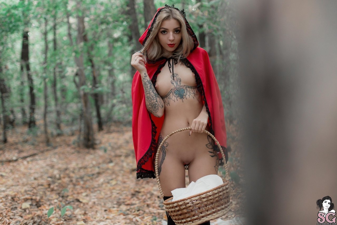 Naked red riding hood