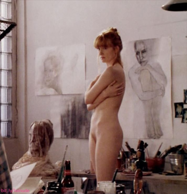 Актриса Лора Линни голая