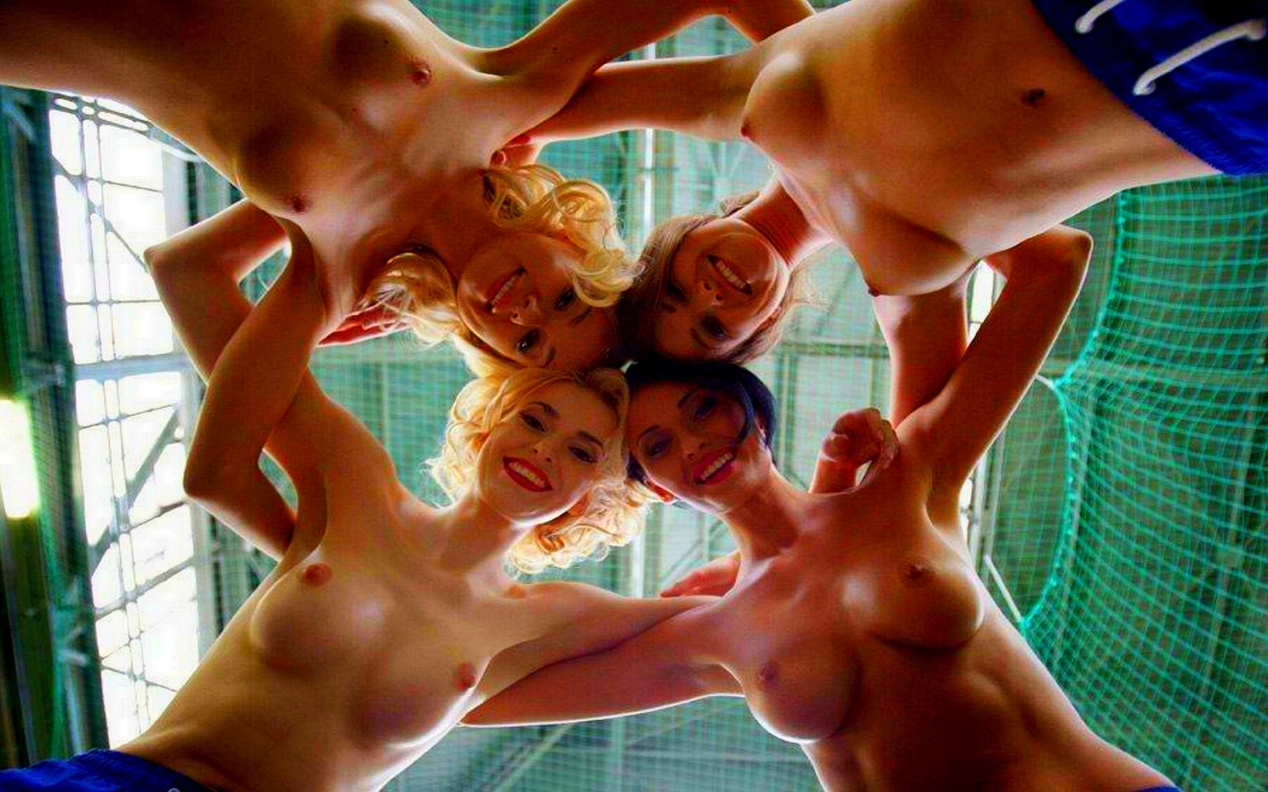 прикольные ролики с голыми девками фото 114
