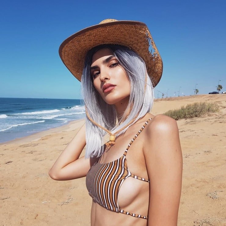 Модели Яэль Арис