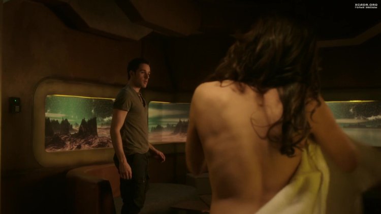 Melissa o'Neil в купальнике