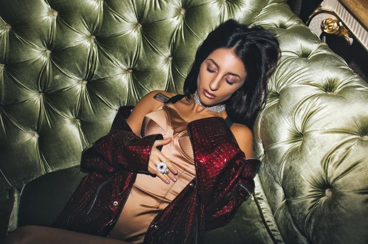 Cristina Buccino feet