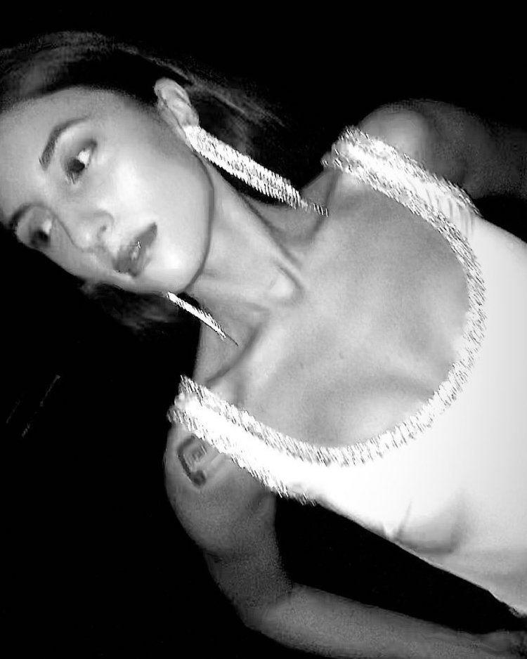 Кристина Саркисян в купальнике