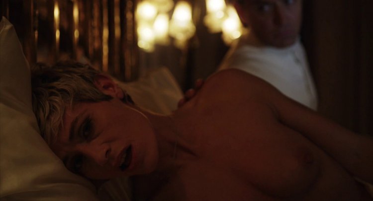 Сесиль де Франс ню