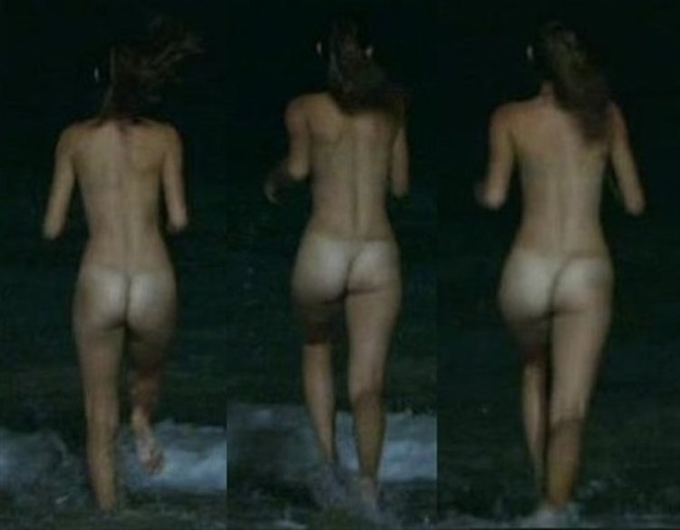 Минка Келли грудь голая