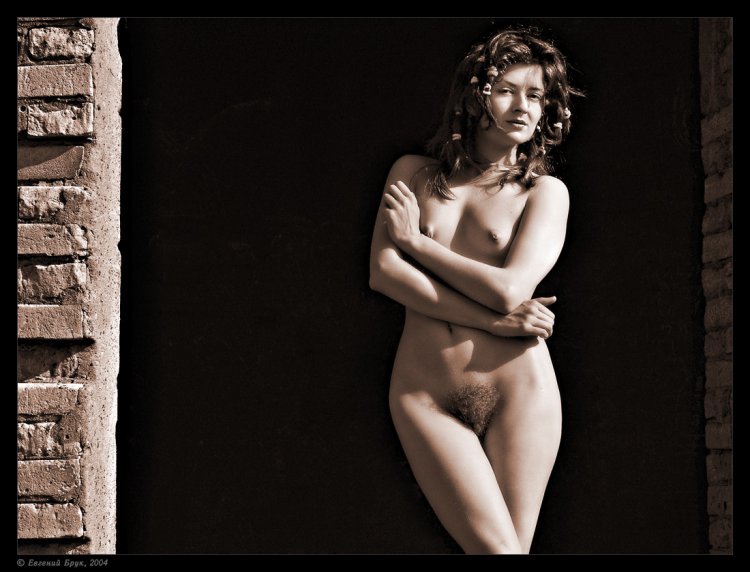 Актриса брик евгения nude