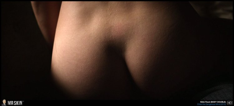 Женское тело в мурашках