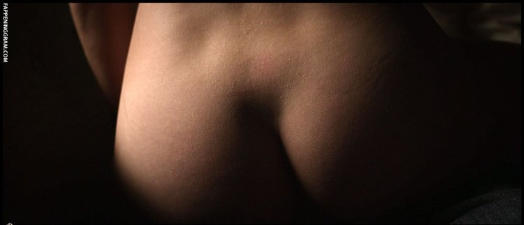 Никки Рид тринадцать голая